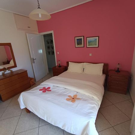 Thalia Apartment In Kalamata, 15' Walk From The City Center And The Beach Εξωτερικό φωτογραφία