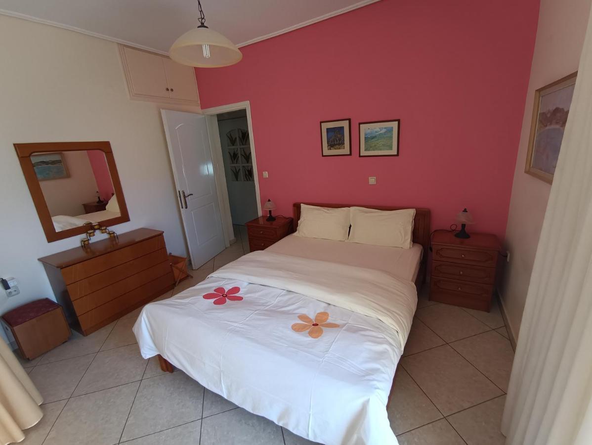 Thalia Apartment In Kalamata, 15' Walk From The City Center And The Beach Εξωτερικό φωτογραφία